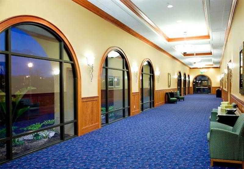 בית מלון כפרי Courtyard San Diego Airport/liberty Station