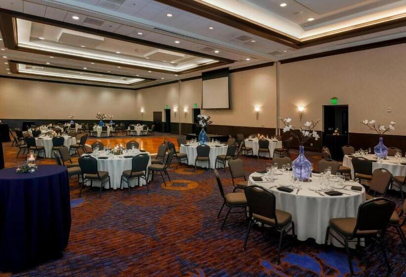 בית מלון כפרי Courtyard San Diego Airport/liberty Station