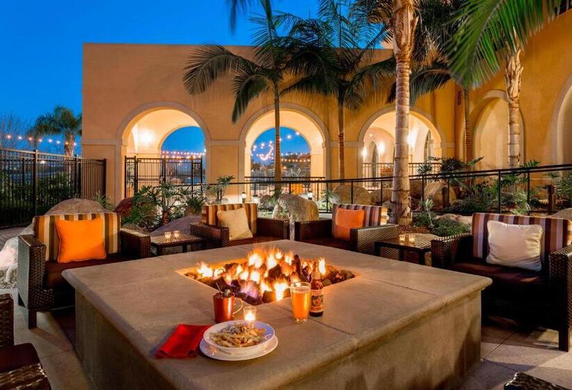 בית מלון כפרי Courtyard San Diego Airport/liberty Station