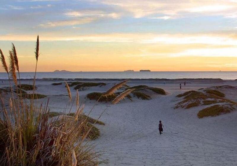 בית מלון כפרי Courtyard San Diego Airport/liberty Station