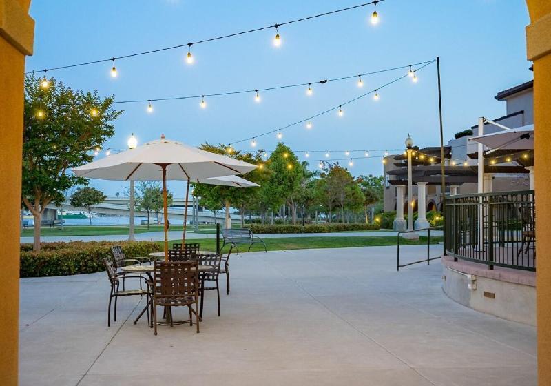 בית מלון כפרי Courtyard San Diego Airport/liberty Station