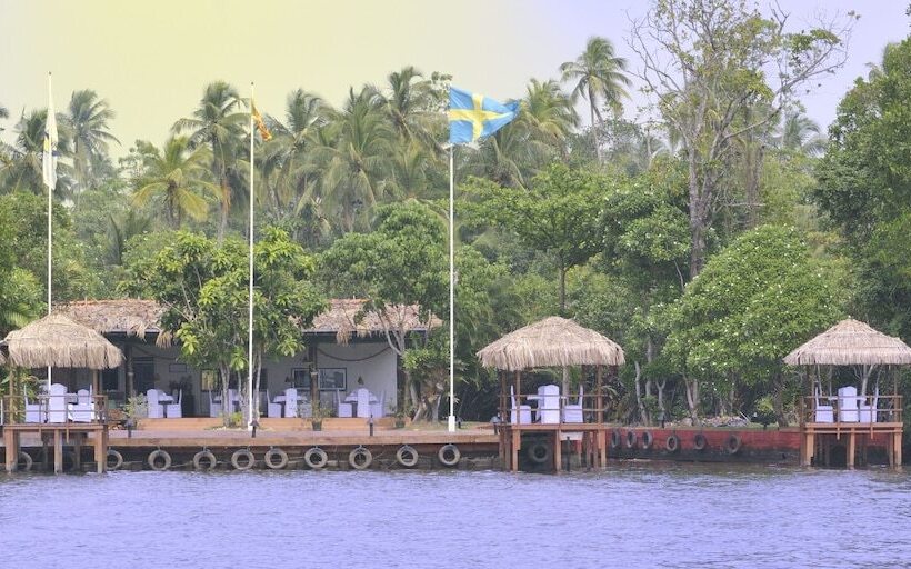 Отель Dalmanuta Gardens