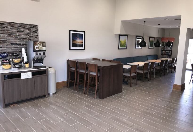 فندق Days Inn By Wyndham Grove