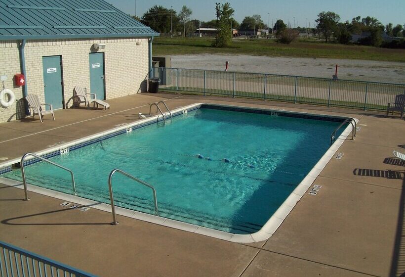 فندق Days Inn By Wyndham Grove