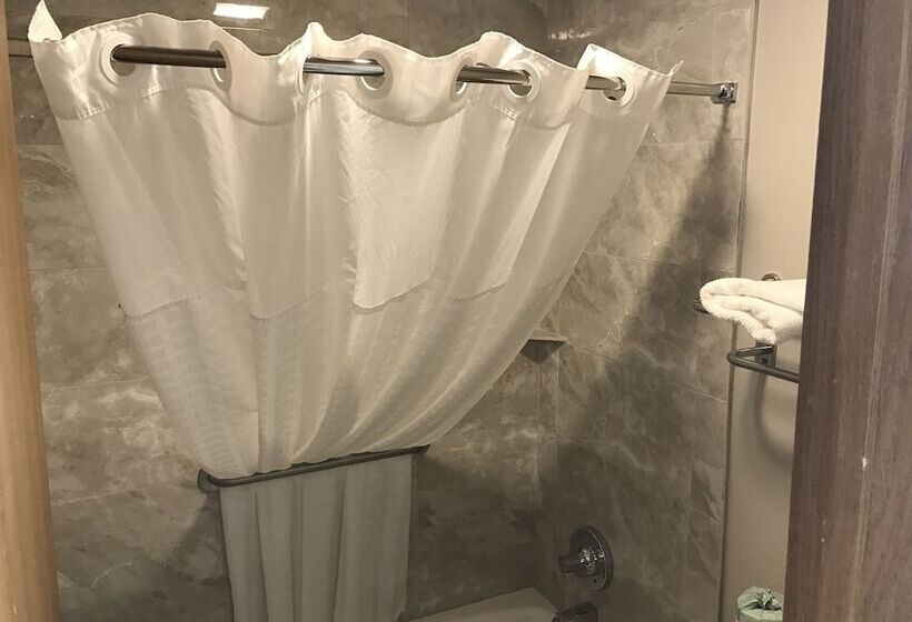 فندق Days Inn By Wyndham Grove