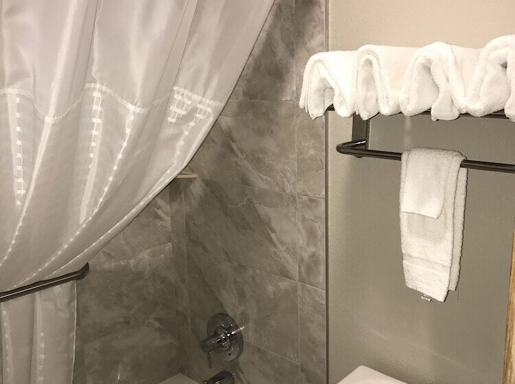 فندق Days Inn By Wyndham Grove