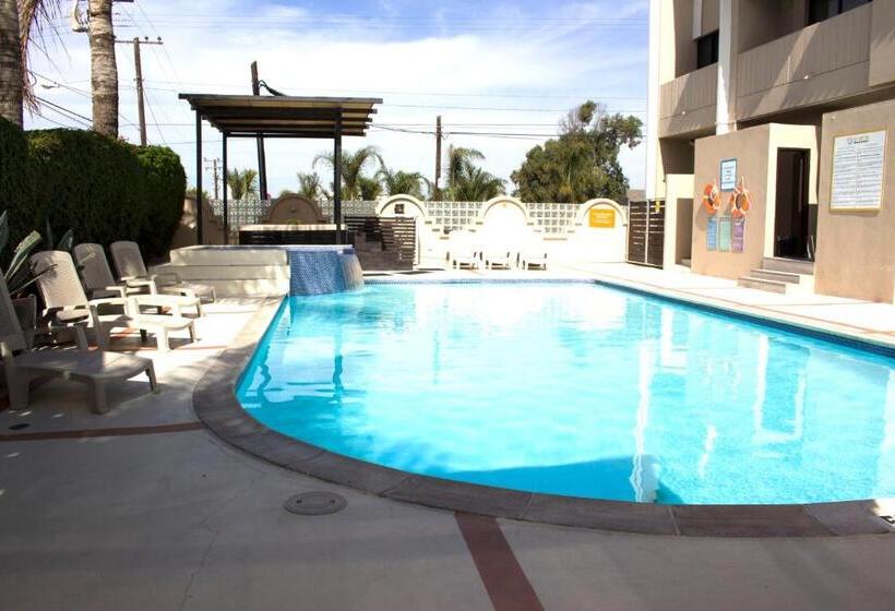 Отель Del Mar Inn Rosarito