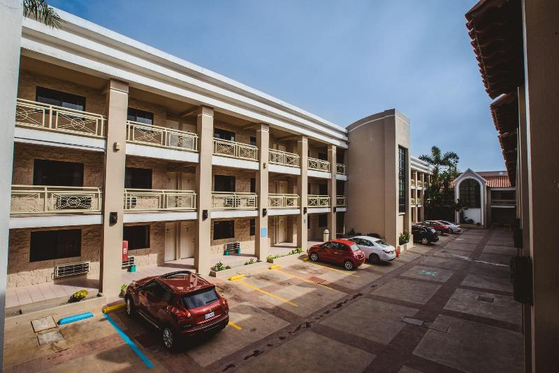 Отель Del Mar Inn Rosarito