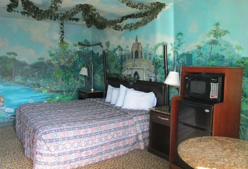 هتل Delux Inn & Suites