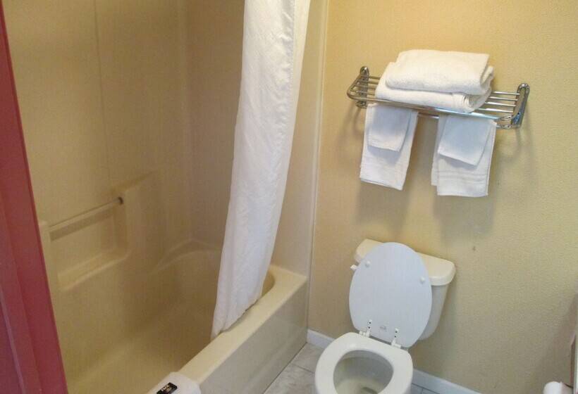 בית מלון כפרי Delux Inn & Suites