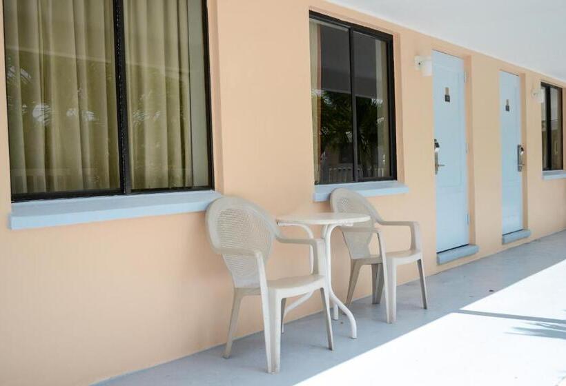 בית מלון כפרי Economy Inn