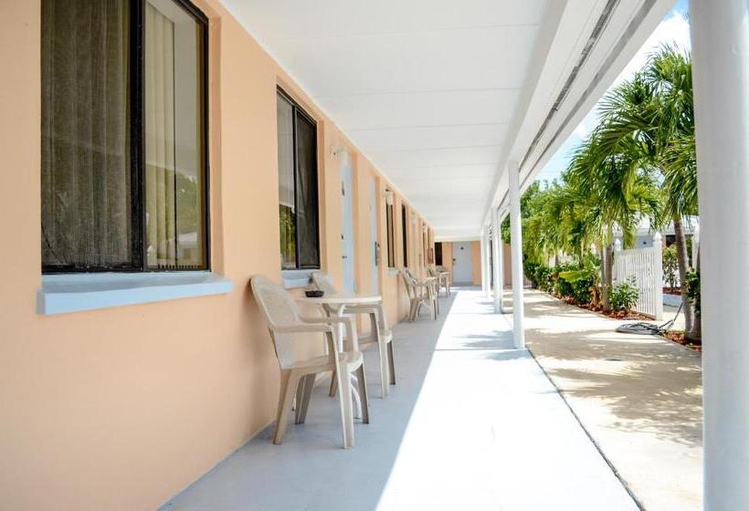 בית מלון כפרי Economy Inn