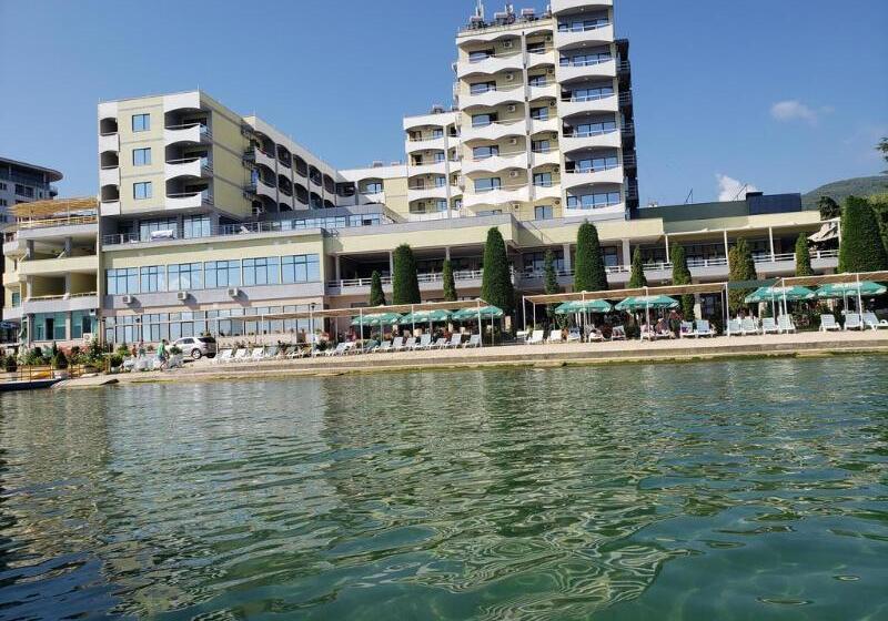 בית מלון כפרי Enkelana