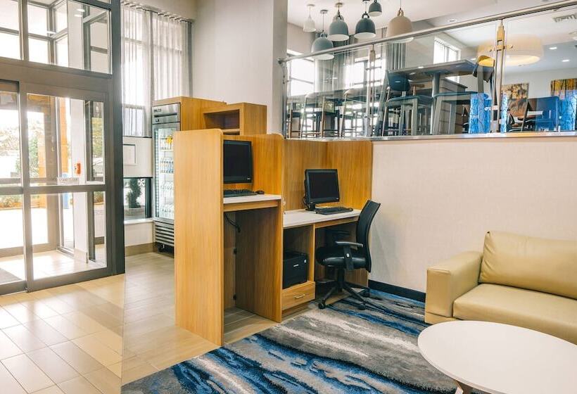 Отель Fairfield Inn By Marriott New York Laguardia Airport/astoria