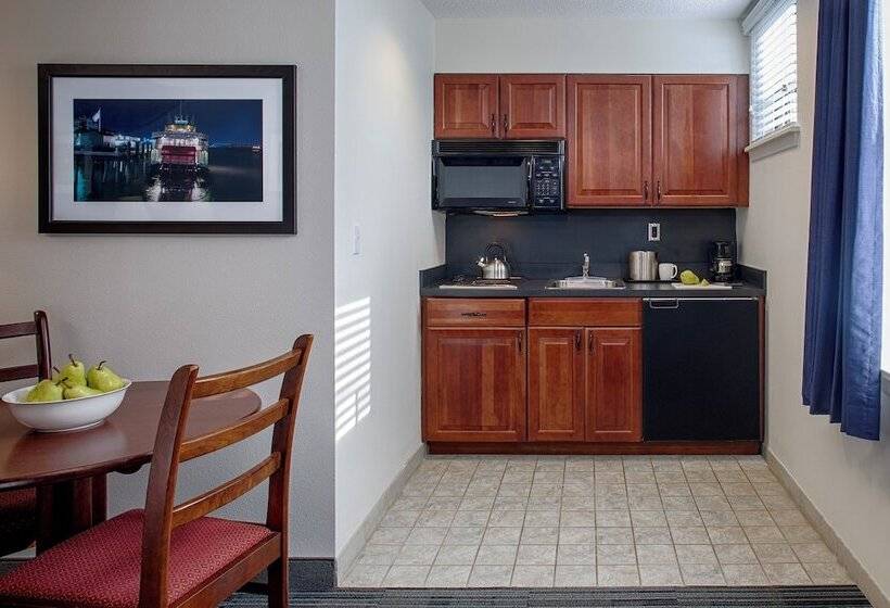 호텔 Federal City Inn & Suites