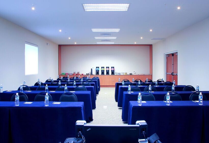 酒店 Hampton Inn By Hilton Guadalajara/expo