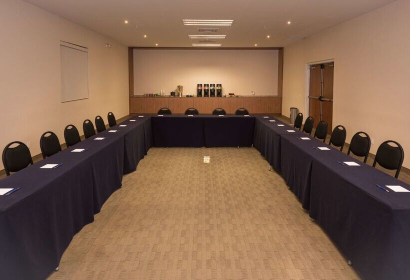 酒店 Hampton Inn By Hilton Guadalajara/expo