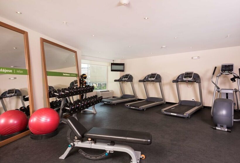 酒店 Hampton Inn By Hilton Guadalajara/expo