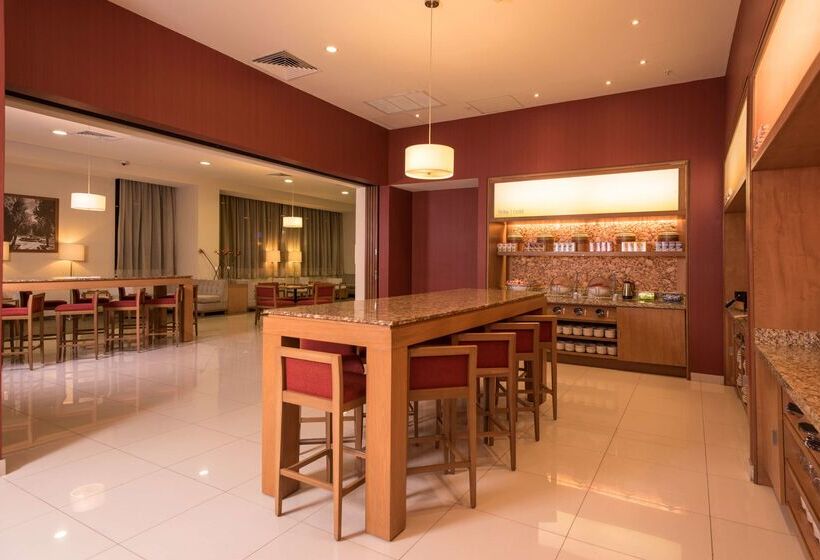 酒店 Hampton Inn By Hilton Guadalajara/expo