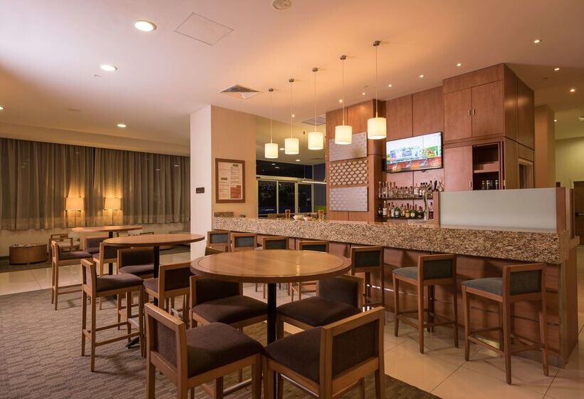 酒店 Hampton Inn By Hilton Guadalajara/expo