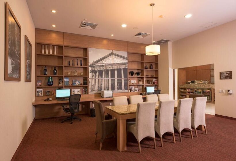 酒店 Hampton Inn By Hilton Guadalajara/expo