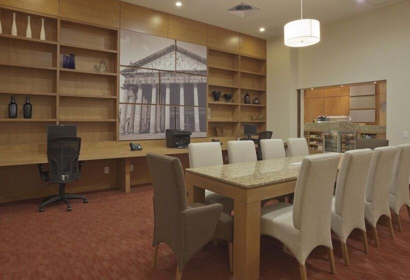 酒店 Hampton Inn By Hilton Guadalajara/expo