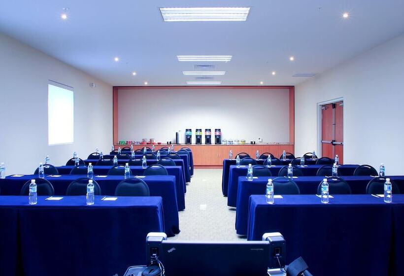 酒店 Hampton Inn By Hilton Guadalajara/expo