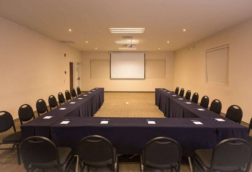 酒店 Hampton Inn By Hilton Guadalajara/expo