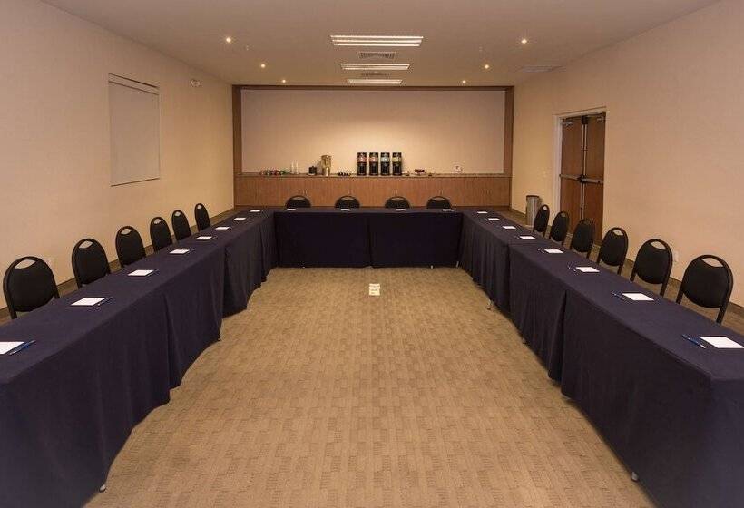 酒店 Hampton Inn By Hilton Guadalajara/expo