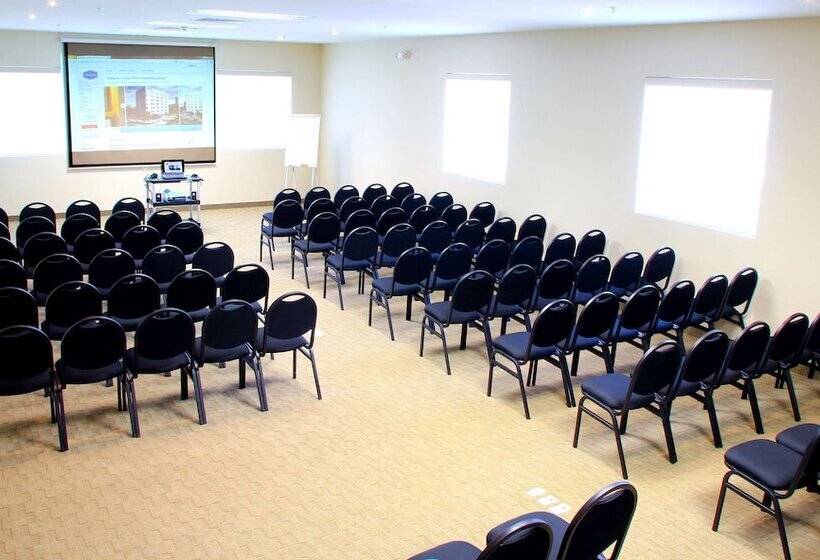 酒店 Hampton Inn By Hilton Guadalajara/expo