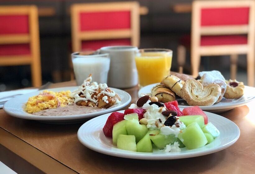 酒店 Hampton Inn By Hilton Guadalajara/expo