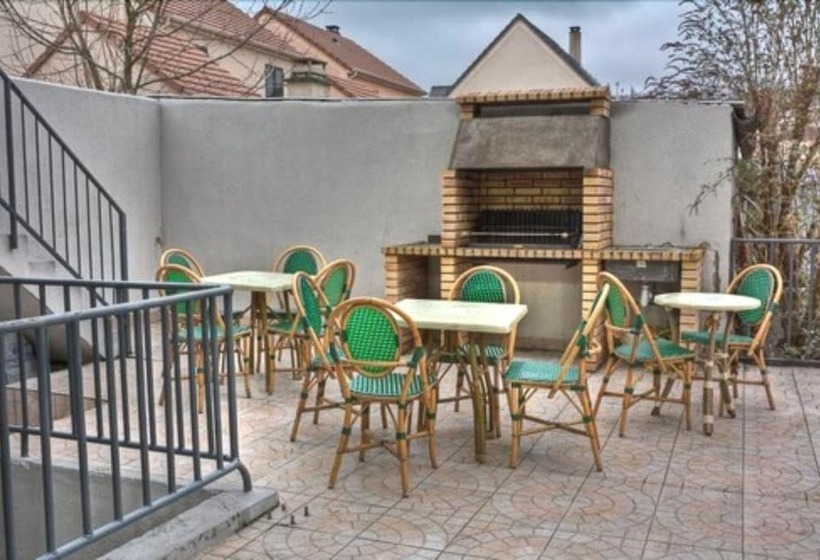 Отель Le Cheval Noir Hôtel Paris Pantin