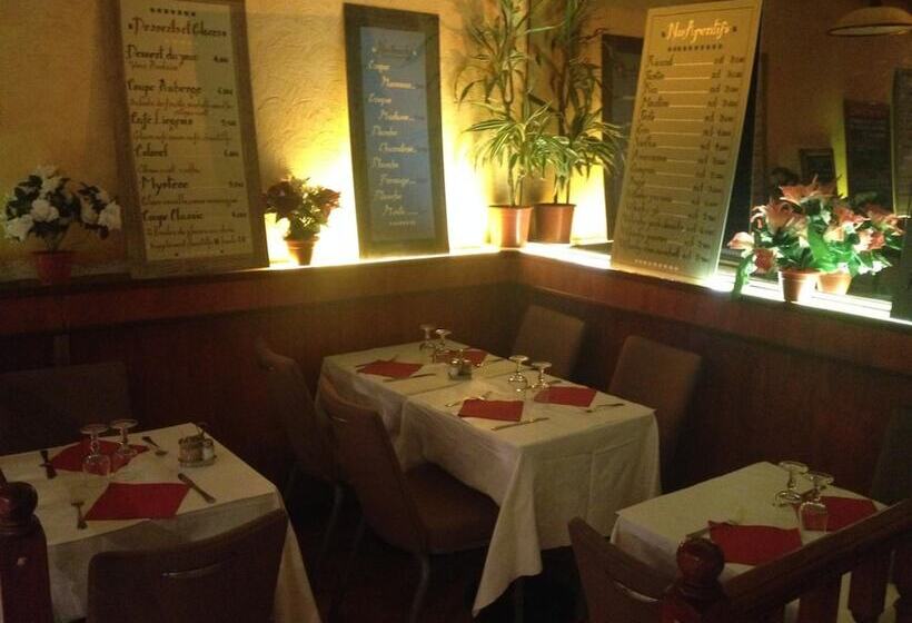 Отель Le Cheval Noir Hôtel Paris Pantin