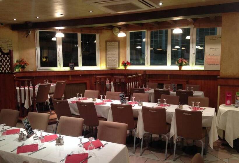 Отель Le Cheval Noir Hôtel Paris Pantin