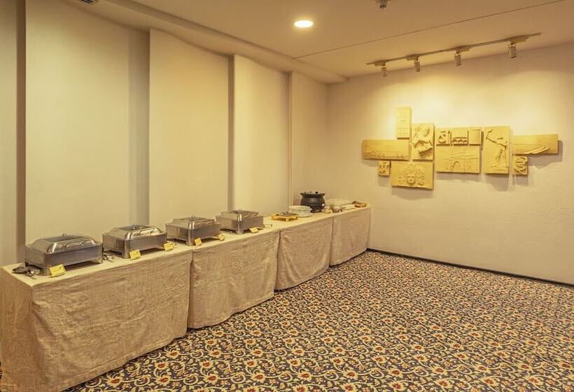 هتل Kohinoor Elite Near Bkc