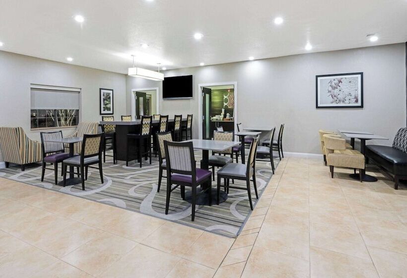 فندق La Quinta By Wyndham Ada