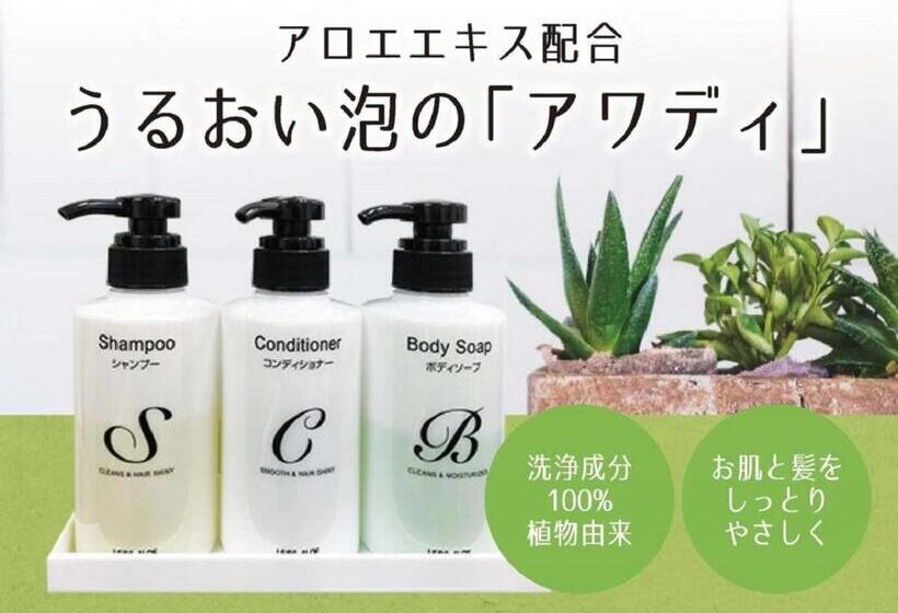 Отель Livemax Budget Esaka