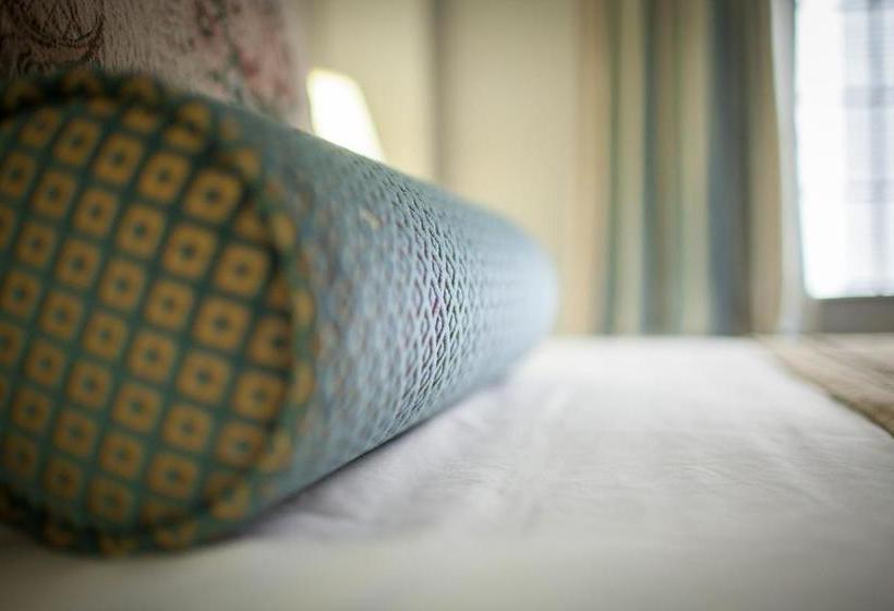 هتل Margarita European Inn, Ascend  Collection