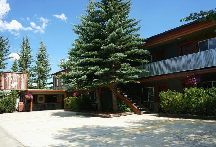 בית מלון כפרי Moose Creek Inn