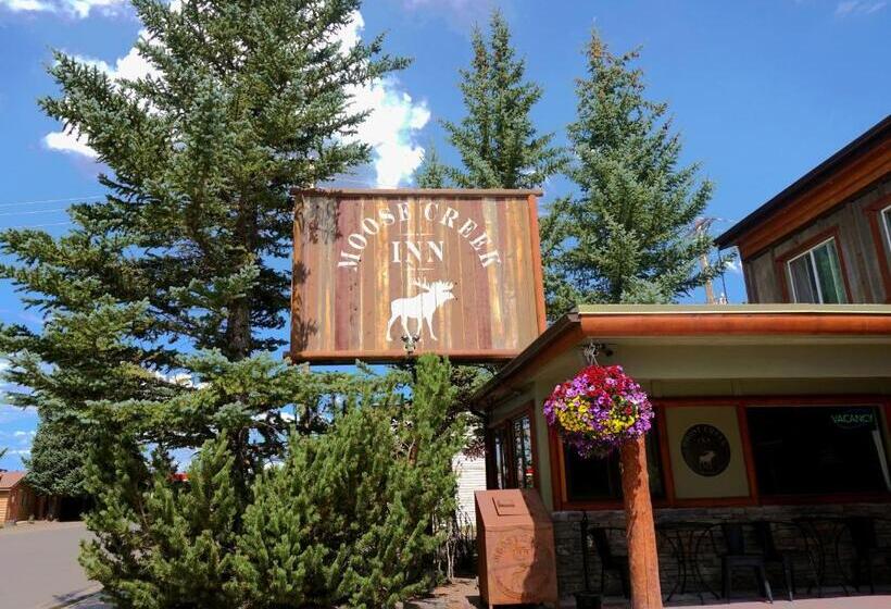 فندق Moose Creek Inn