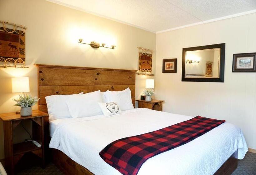 בית מלון כפרי Moose Creek Inn