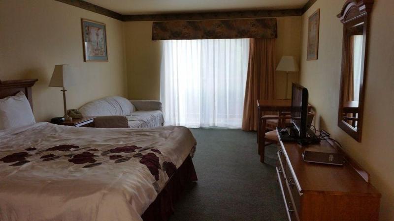 هتل Palace Inn & Suites