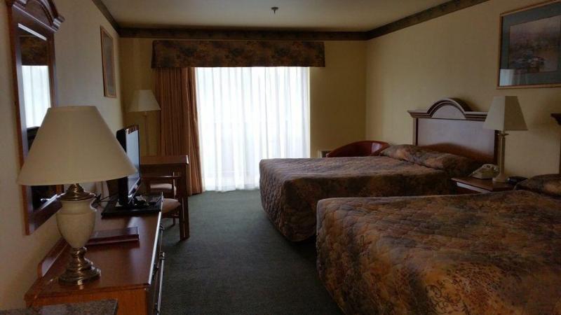 هتل Palace Inn & Suites