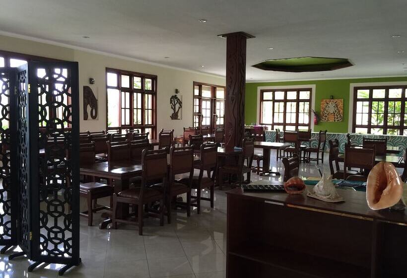 هتل Arusha Planet Lodge