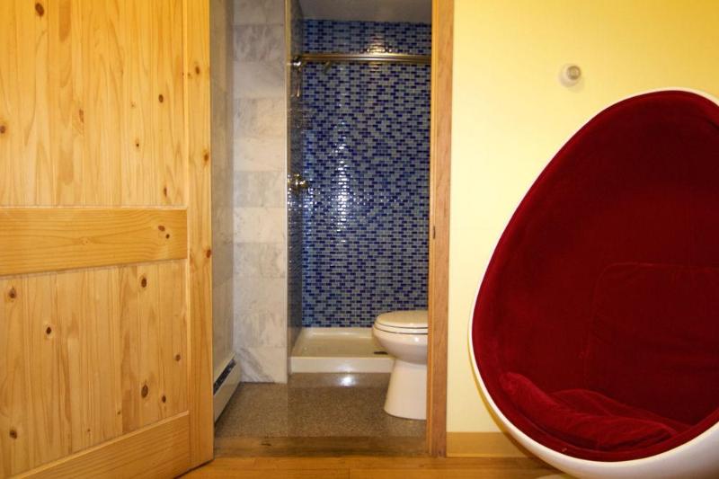 هتل Qupqugiaq Inn