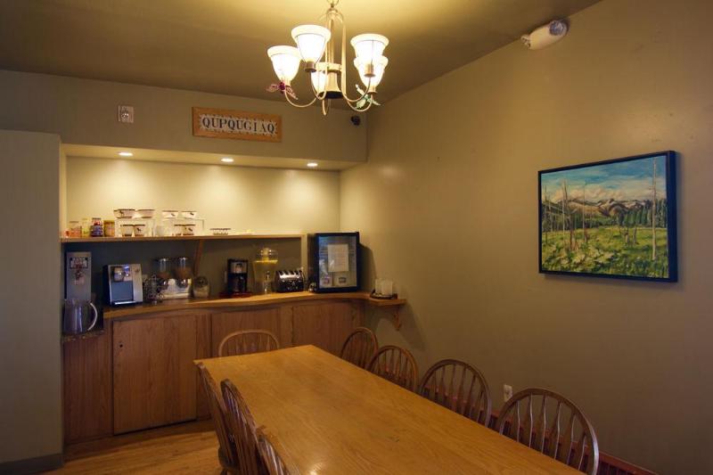 فندق Qupqugiaq Inn