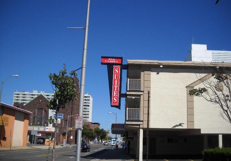 酒店 Red Carpet Inn & Suites