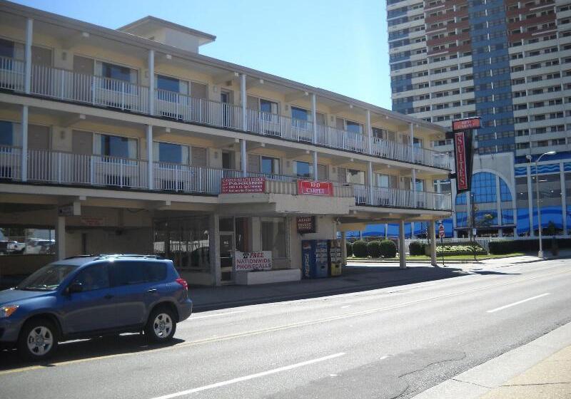 هتل Red Carpet Inn & Suites