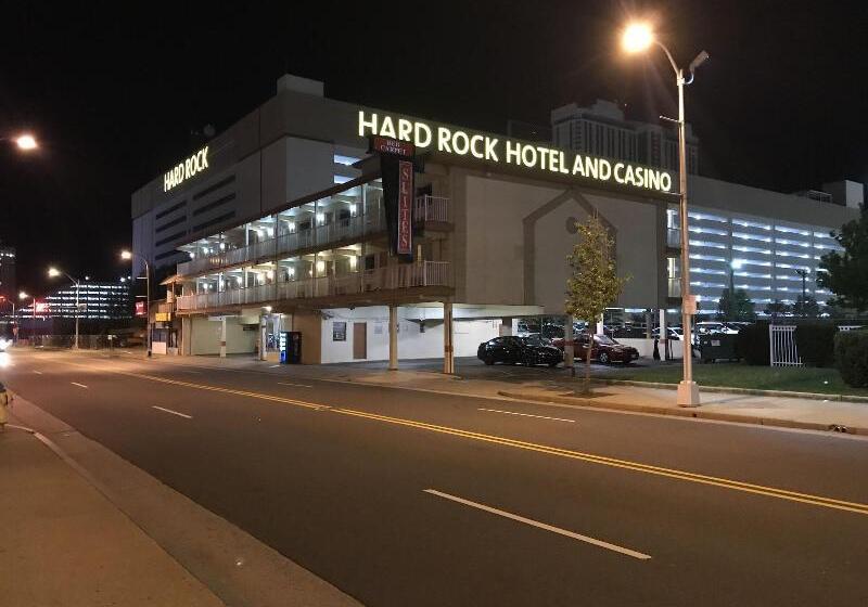 酒店 Red Carpet Inn & Suites