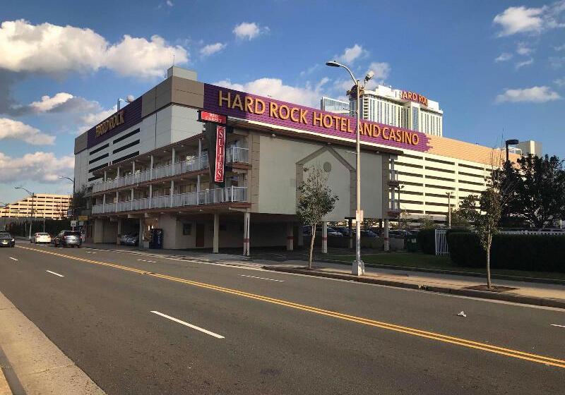 酒店 Red Carpet Inn & Suites